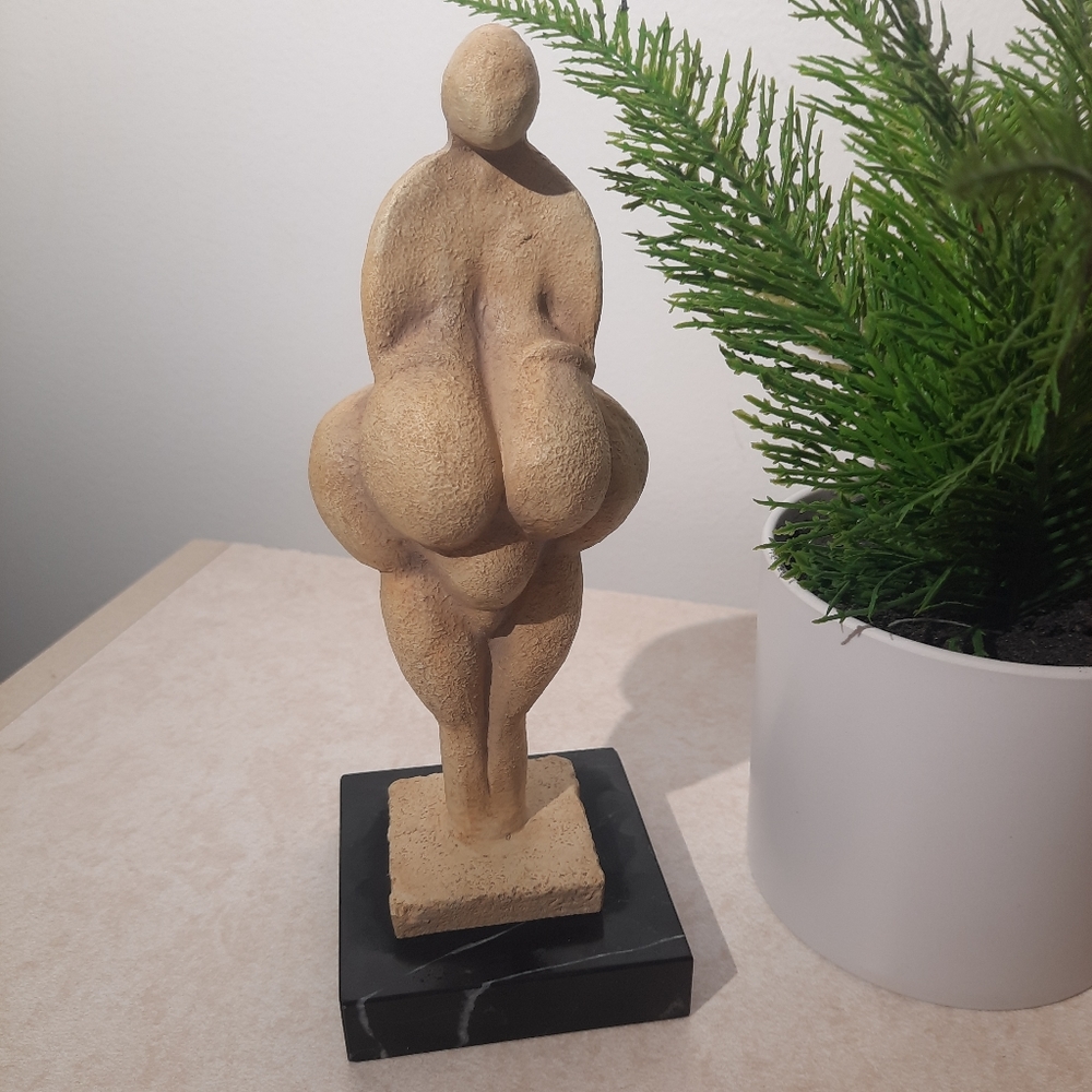 Venus of Lespugue - L'Home Museum, Paris, 25,000BC